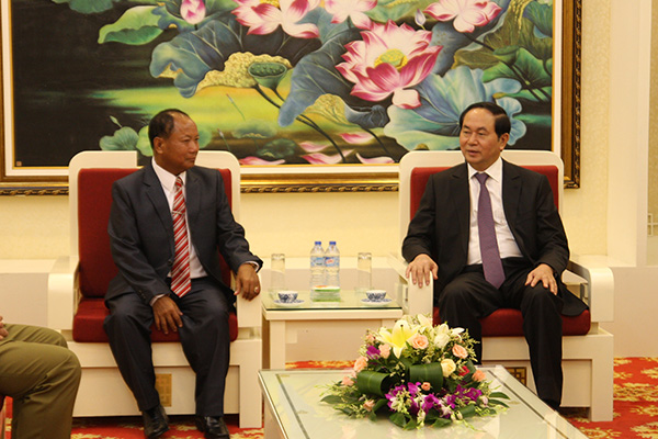 พลเอกเจิ่นด่ายกวางให้การต้อนรับรักษาการรัฐมนตรีรักษาความมั่นคงทั่วไปลาว